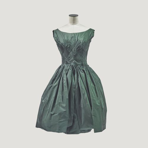 Null JEAN DESSÈS Haute Couture - 1959


Haute couture - 1959
Robe du soir courte&hellip;