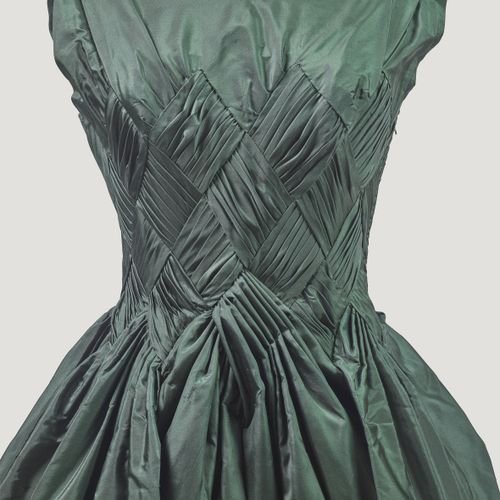 Null JEAN DESSÈS Haute Couture - 1959


Haute couture - 1959
Robe du soir courte&hellip;