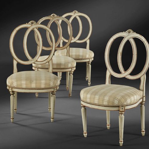Null SET OF FOUR ITALIAN CHAIRS OF THE LATE 18th CENTURY 
In carved wood, cream &hellip;