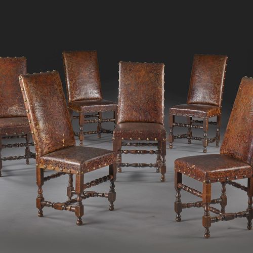 Null set di sei sedie del XVII secolo 
Noce tornito, gambe a balaustro unite da &hellip;