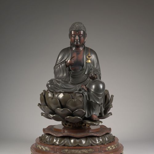 Null BUDDHA SCULPTURE IN WOOD WITH RED BROWN LACQUER

Japan, late Meiji period (&hellip;