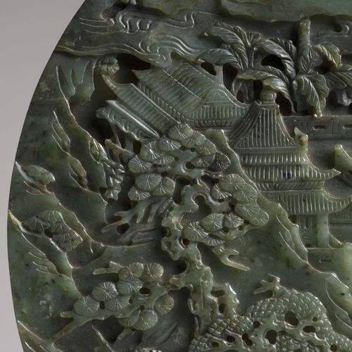 Null RARE SCULPTURED SPINACH GREEN JADE TABLE SCREEN, China, Qing dynasty, Qianl&hellip;