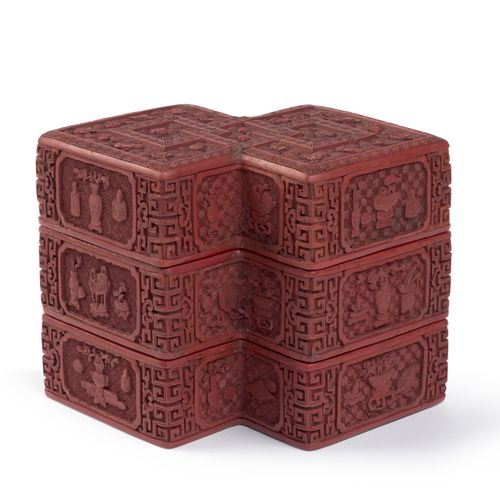 Null Caja con tapa tallada y lacada en rojo, China, dinastía Qing, siglo XVIII 
&hellip;