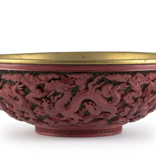 Null RARE BOL IMPÉRIAL EN LAQUE ROUGE SCULPTÉE, Chine, dynastie Qing, époque Qia&hellip;