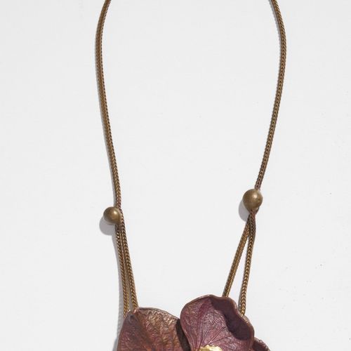 Null Claude LALANNE 1924-2019
Hydrangea" necklace - circa 1980
Galvanized copper&hellip;