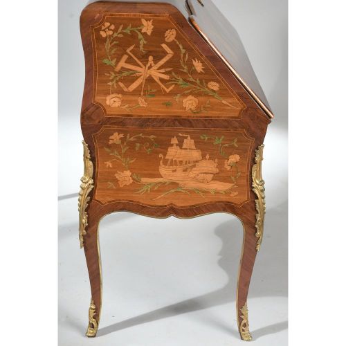 SPECTACULAIRE BUREAU DE PENTE LOUIS XV en placage de bois précieux à décor d’une&hellip;