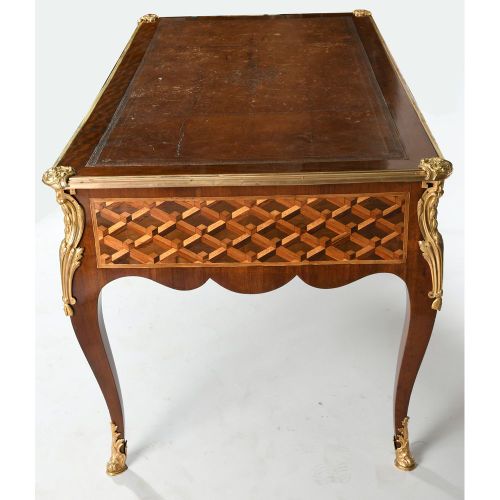 BEAUTIFUL LOUIS XV BUREAU PLAT all faces in precious wood veneer decorated with &hellip;
