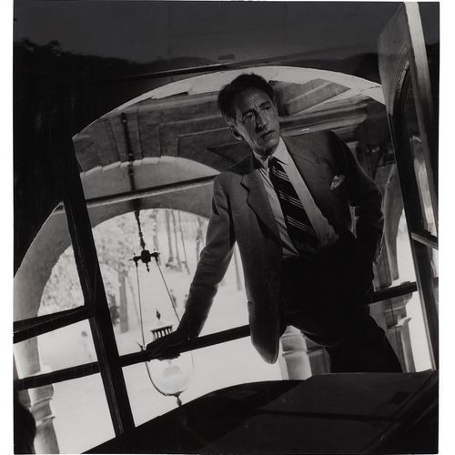 PIERRE JAHAN (1909-2003) Jean Cocteau au Palais Royal signé et avec tampon de l'&hellip;