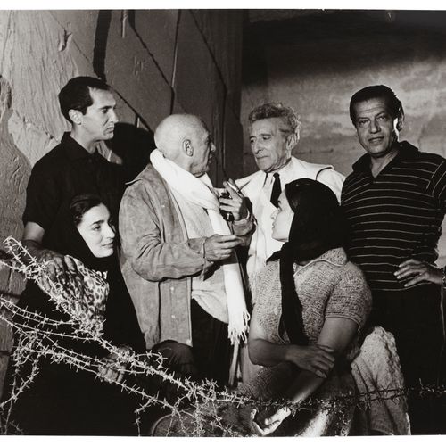 LUCIEN CLERGUE (1934-2014) Pablo Picasso et Jean Cocteau entourés de Serge Lifar&hellip;