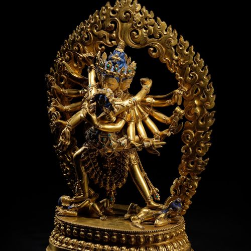 STATUETTE DE CHAKRASAMVARA EN ALLIAGE DE CUIVRE DORÉ TIBET, XVIIE SIÈCLE STATUET&hellip;