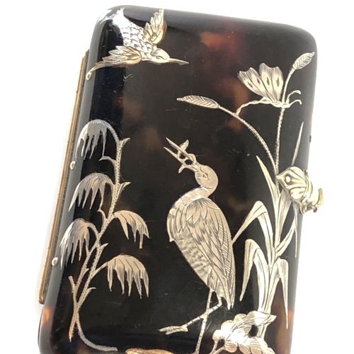 Null Brown tortoiseshell case with fine silver inlaid decoration of a wader hold&hellip;