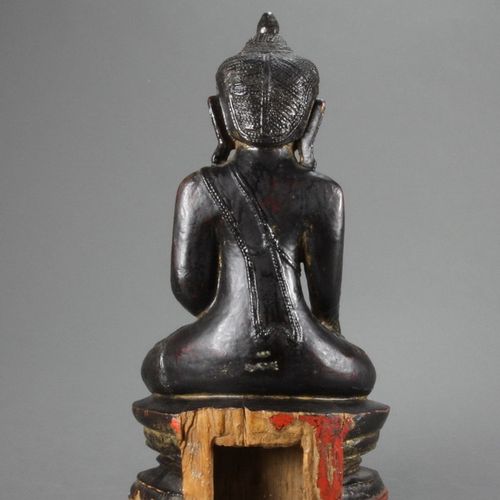 BIRMA / MYANMAR Buddha Shakyamuni in Bhumisparsha-Mudra. Burma. 18./19. Jh. Holz&hellip;