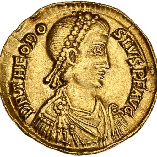 Null THEODOSE II (402-450) Solidus. Ravenne. 4,41 g. Son buste diadémé et drapé &hellip;