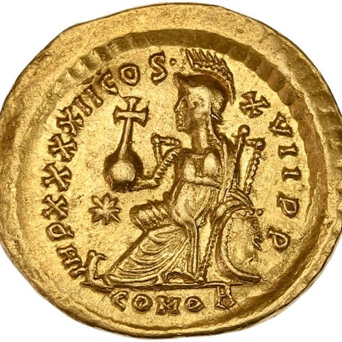 Null THEODOSE II (402-450) Solidus. Constantinople. 4,43 g. Son buste casqué, cu&hellip;