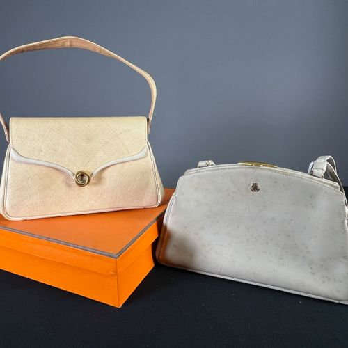 Null Vintage vers 1960 - Lot de 2 sacs dont

-Modèle en paille fine gansé cuir g&hellip;