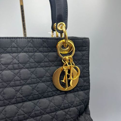 Null CHRISTIAN DIOR - Lady Dior in black PM canvas -

The model is made of black&hellip;