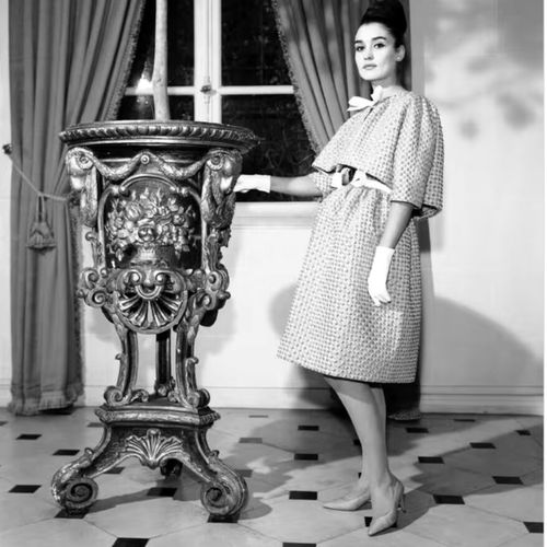 Null GIVENCHY PARIS - Haute Couture collection été 1962 - Robe cocktail en soie &hellip;