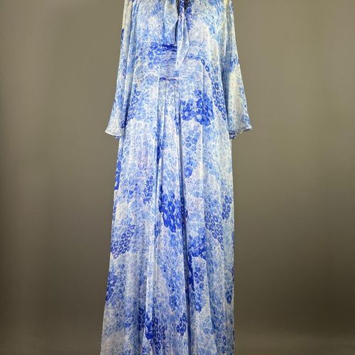 Null HARRY ALGO Paris - Silk evening dress and coat - Années 70

The ensemble is&hellip;