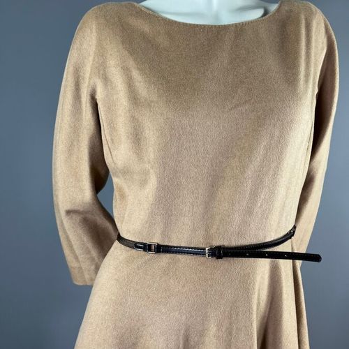 Null MAX MARA - Beige wool dress with belt - Size 40

This model is belted in be&hellip;