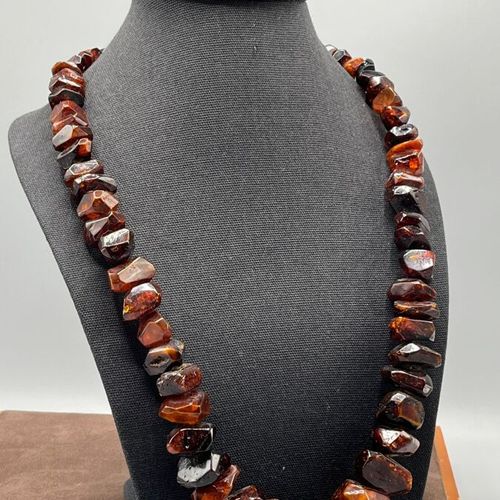 Null Important necklace in Baltic amber made of polished natural elements mounte&hellip;