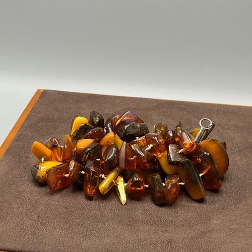Null Important necklace in Baltic amber with honey-colored stones. Made of polis&hellip;