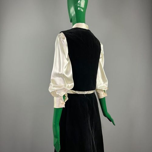 Null CHRISTIAN DIOR Boutique - Circa 1960 - Black silk velvet vest and skirt set&hellip;