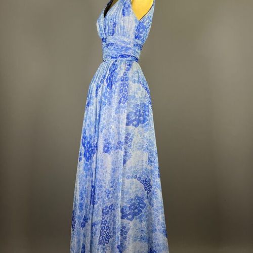 Null HARRY ALGO Paris - Silk evening dress and coat - Années 70

The ensemble is&hellip;