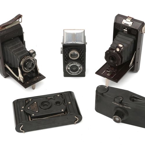 Null Five bakelite cameras, including, amongst others: Purma, Zeiss Ikon, and Cl&hellip;