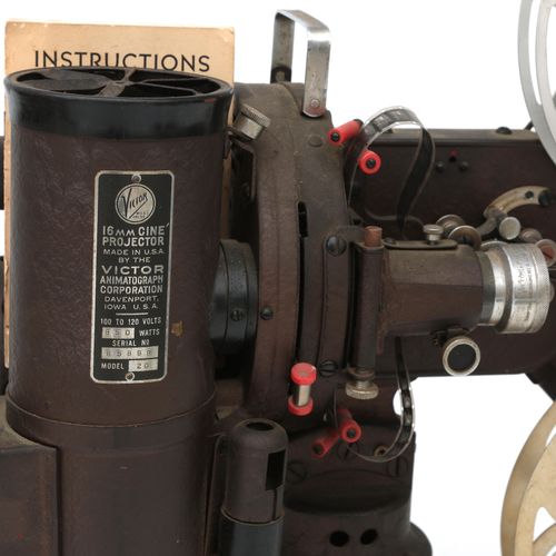 Null Un proiettore da 16 mm, Victor Animatograph Coporation, Stati Uniti, 1937 c&hellip;