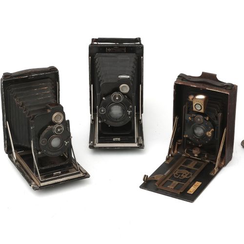 Null 五种不同的玻璃板折叠相机，包括Kamera Werkstätten Dresden，主要是德国，20世纪初。