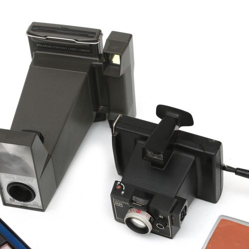 Null Sechs Polaroid-Kameras vom Typ: SX-70, 88, Swinger Model 20, Polasonic Auto&hellip;