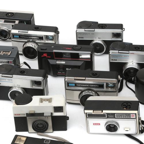 Null Negentien Kodak camera's met accessoires, voornamelijk jaren '50/'60.