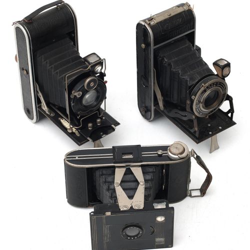 Null Six diverse folding cameras, including, amongst others, Zeiss Ikon, mainly &hellip;