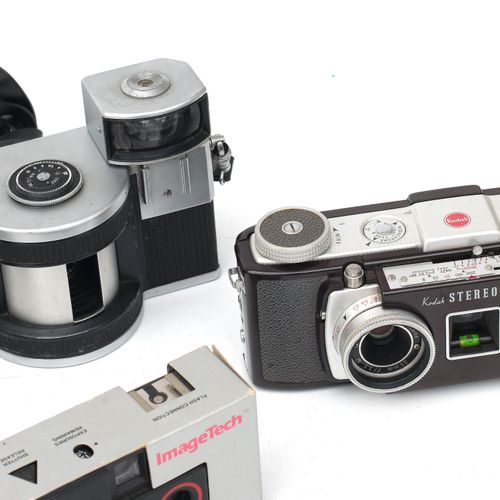 Null Cinq appareils photo panoramiques et stéréo, dont des Kodak et des Loreo, d&hellip;