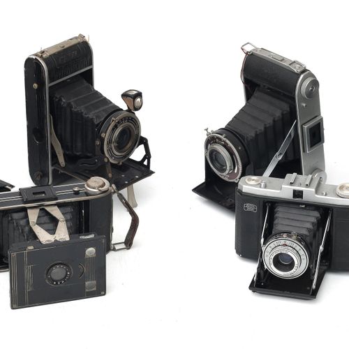 Null Sechs verschiedene Faltkameras, u.A. Zeiss Ikon, hauptsächlich 1930er/1940e&hellip;