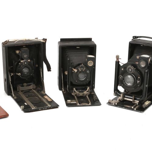 Null Cinque macchine fotografiche a lastre, Germania, inizio del XX secolo.