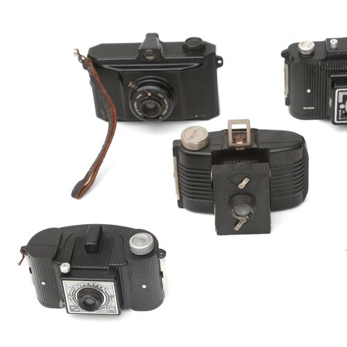 Null Seven bakelite cameras, including, amongst others, Fex France, second half &hellip;