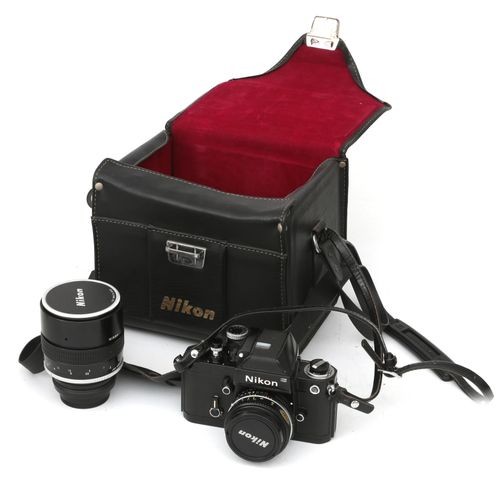 Null Una fotocamera SLR Nikkon AR-1 con tre obiettivi: Nikkor 50mm 1:1.8 432/894&hellip;