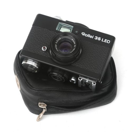 Null Una macchina fotografica Rollei 35 Led con obiettivo Triotar 3.5/40, German&hellip;