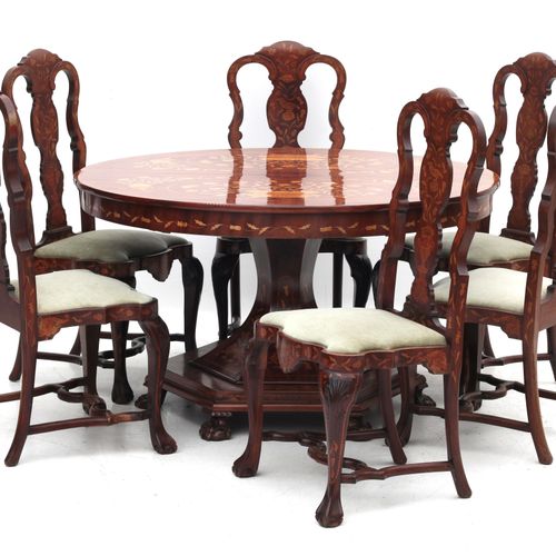 Null 
A round mahogany inlaid extending dining table, the top with flower basket&hellip;
