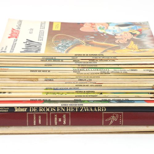 Null Eine Sammlung verschiedener Asterix-Comics, darunter auch Erstausgaben.