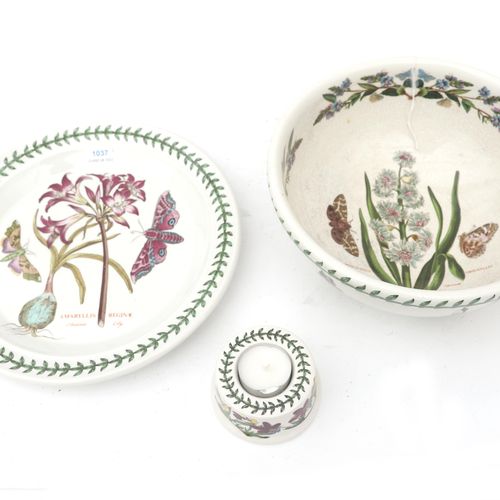 Null 一个陶器碗，一个盘子和一个茶灯架，波特梅里安。植物园。碗的直径为24厘米。(3)