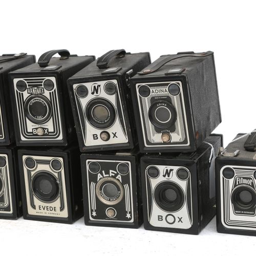 Null (14) Metalen box camera's, Germany. Diverse types like Filmor, Adina, Reo B&hellip;