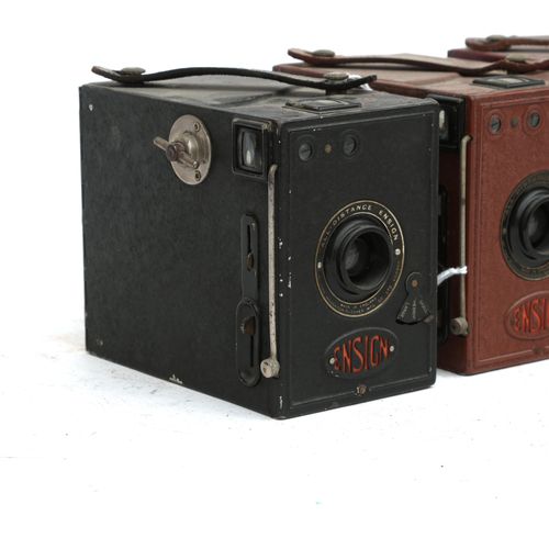 Null (5)Ensign'All Distance'金属盒相机。金属外壳的箱式摄像机，有各种颜色；棕色、蓝色、红色和黑色。