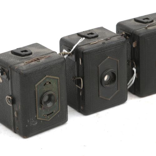 Null (3) Zeis Ikon: Box Tengor 54, 以三种不同类型进行。重金属迷你相机；Baby-Box、54/18和54/14。