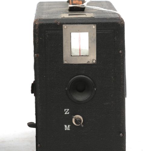Null (3) Caméras en boîte - vers 1900. Fabricants inconnus.