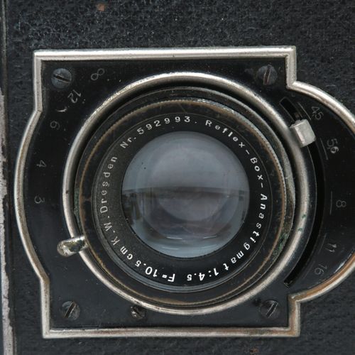 Null Una caja de reflejos de Kamera Werkstätten. En caja metálica y tapizado de &hellip;