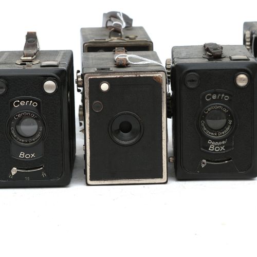 Null (11) caméras en boîte, principalement des années 1930. (5) Certo Box, Ideal&hellip;