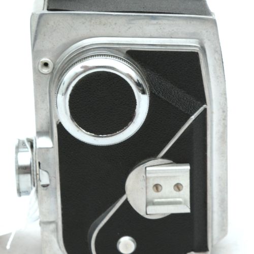 Null (2) 相机 - Bencini - Comet (III) - 1950年代胶片相机风格的摄影机。 其中一台有塑料盖。