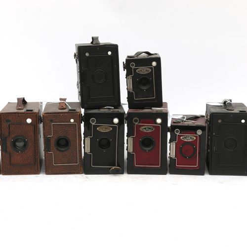 Null (10) Macchine fotografiche in scatola Ensign, 1930 circa. Un set di dieci t&hellip;